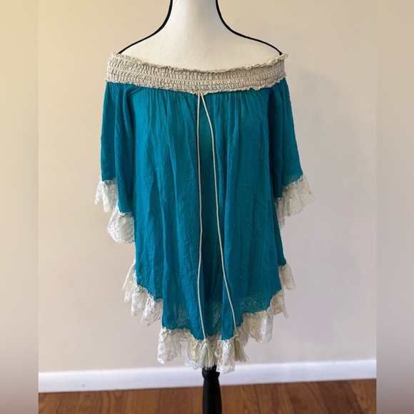 exquisitely detailed Dresses & Skirts - Exquisitely Detailed- Boho-style off-the-shoulder tunic dress
